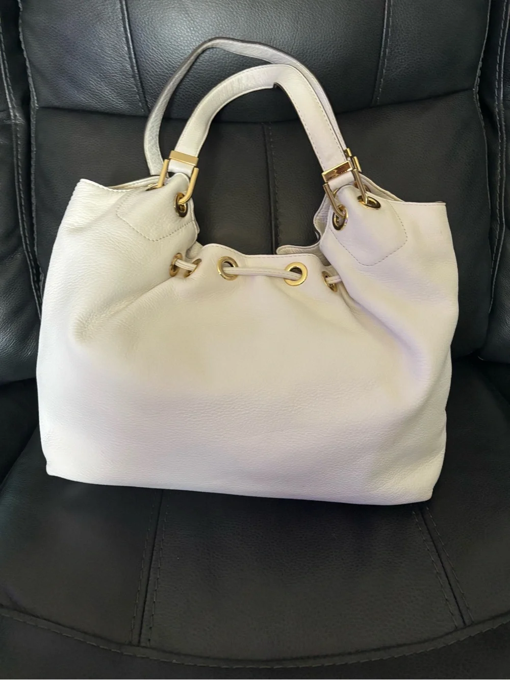 Michael Kors White/Cream Leather tassel hobo/shoulder bag excellent condition